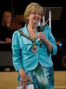 Christian mayor Marian Ayres sought to bring unity