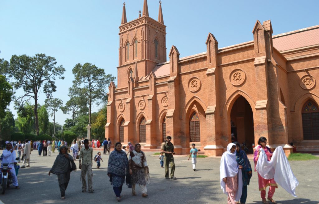 p8-9-peshawar_st-johns-cathedral