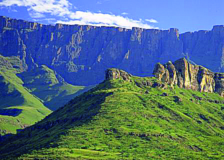 HOW BEAUTIFUL: The magnificent Drakensberg mountains, not far from the farm where an Israeli family heard how Jesus is the fulfillment of Yom Kippur.