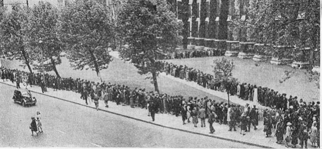 Dunkirk spirit: queues formed to pray in May 1940 outside Westminster Abbey 