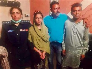 Arzoo Raja with police in Karachi and Ali Azhar