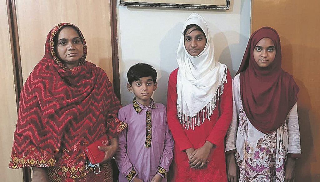 Komal with her family