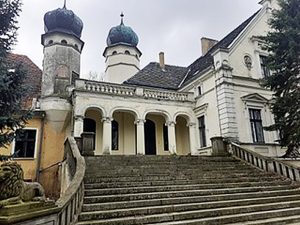 This Polish palace was lent to HRIF