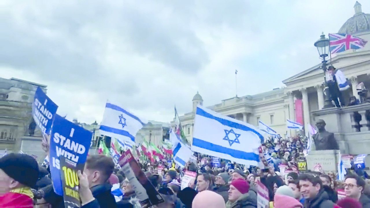 Crowds of Jews, Christians and Iranian exiles filled Trafalgar Square on 14 January to support Israel and urge the release of the hostages